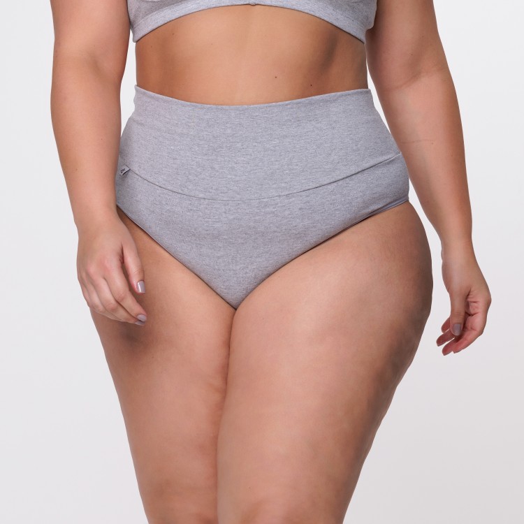 Calcinha Plus Size Cós Super Largo Em Algodão Egípcio na Cor Cinza Clara