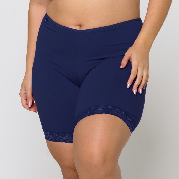 Bermuda Plus Size em Algodão Egípcio com Renda na cor Marinho