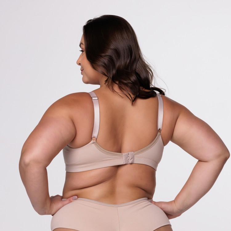 Sutiã Plus Size com Alça Reforçada e Bojo soft com Viés na cor Areia